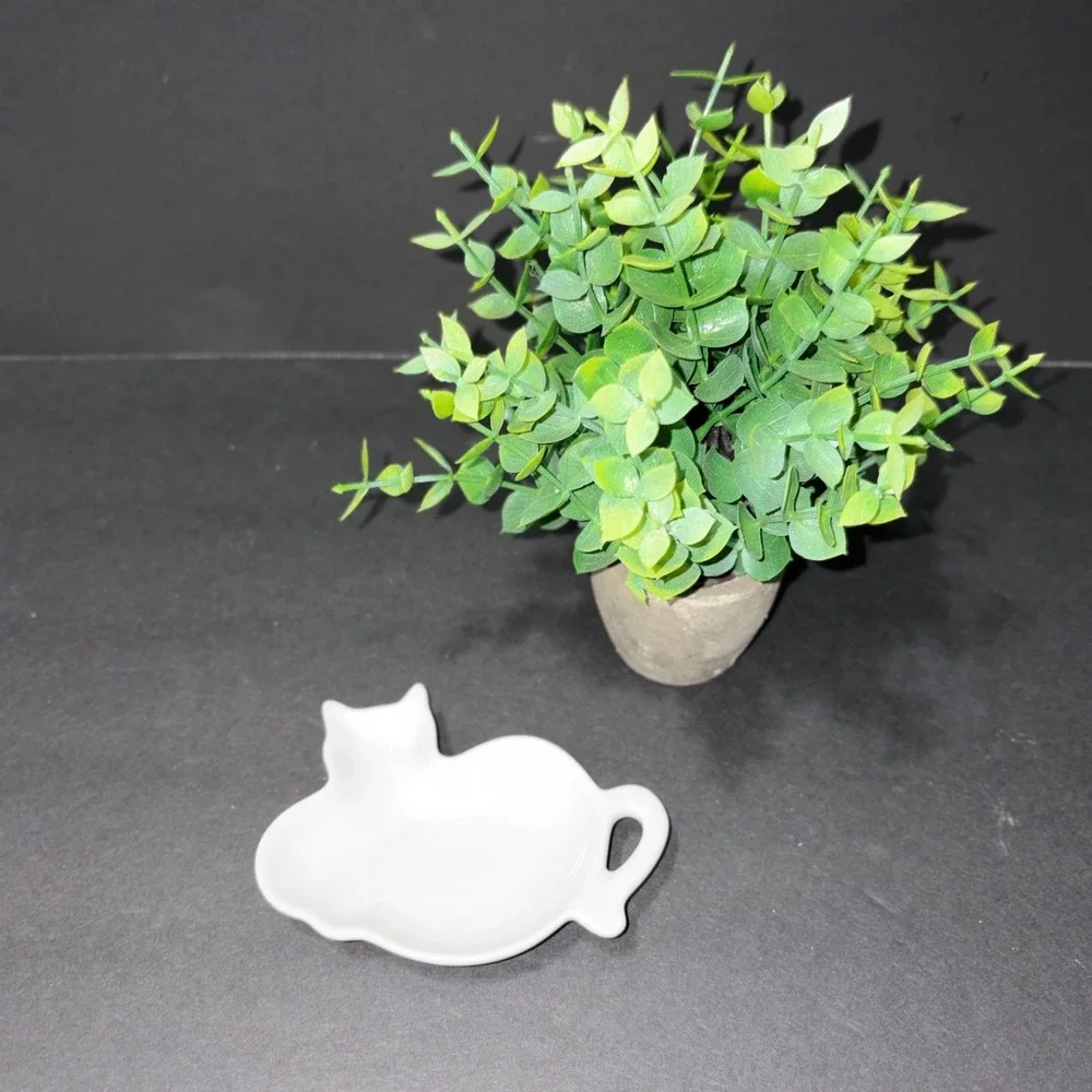 White Ceramic Cat Trinket Dish Feline Jewelry Ring Holder Tea Bag Holder Decor
